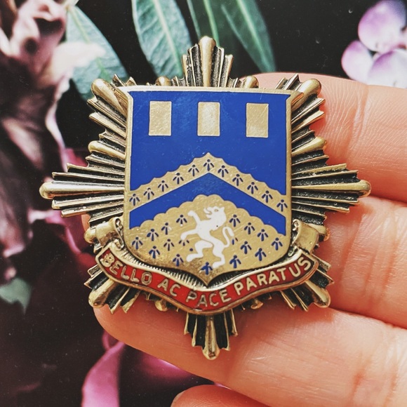 VTG 1940s WW2 112th Engineer Medallion pin - Picture 1 of 3